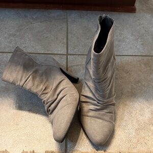 Rialto Women's Gray Heeled Boots